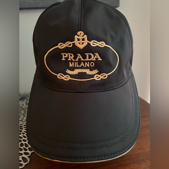 Prada hat - Picture 1 of 7